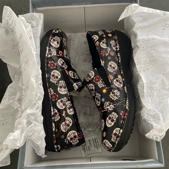 Spring Step Professional Ferrara Skull Clogs - Picture 4 of 7